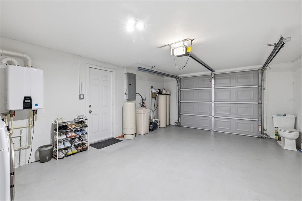 For Sale: $599,000 (2 beds, 2 baths, 1493 Square Feet)