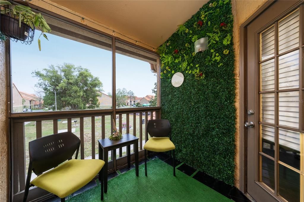 For Sale: $169,700 (2 beds, 2 baths, 932 Square Feet)