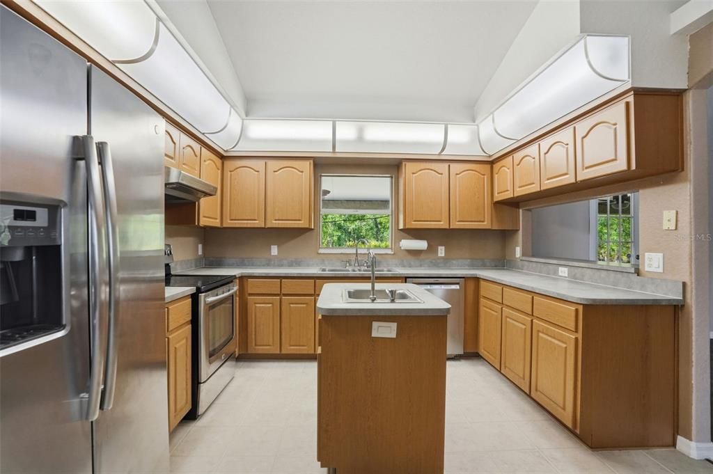 En Venta: $355,000 (3 camas, 2 baños, 1663 Pies cuadrados)