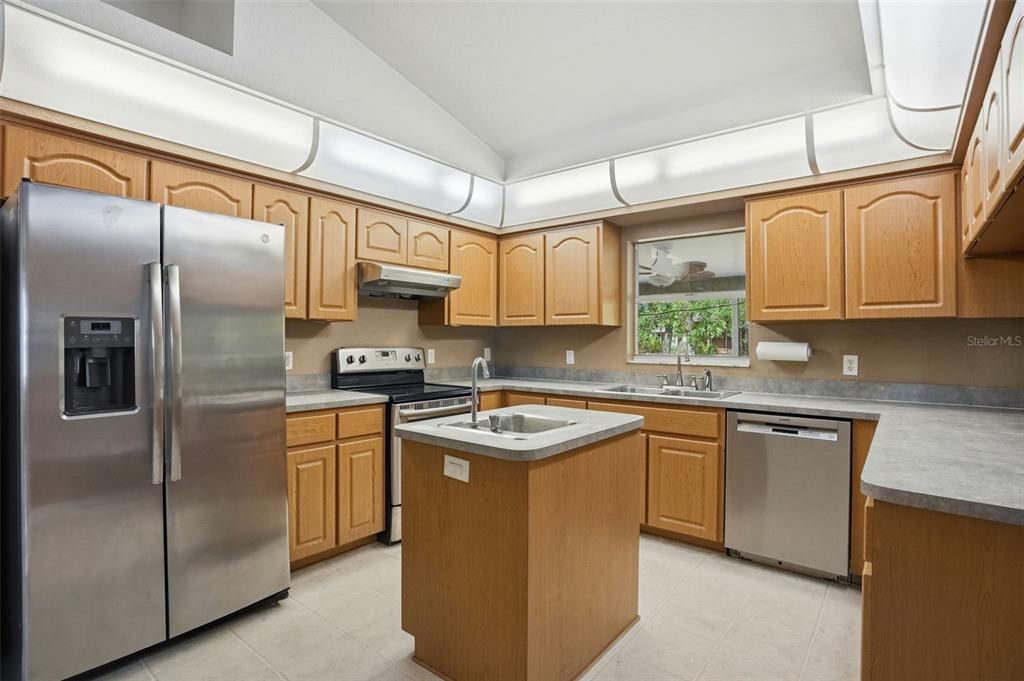 En Venta: $355,000 (3 camas, 2 baños, 1663 Pies cuadrados)
