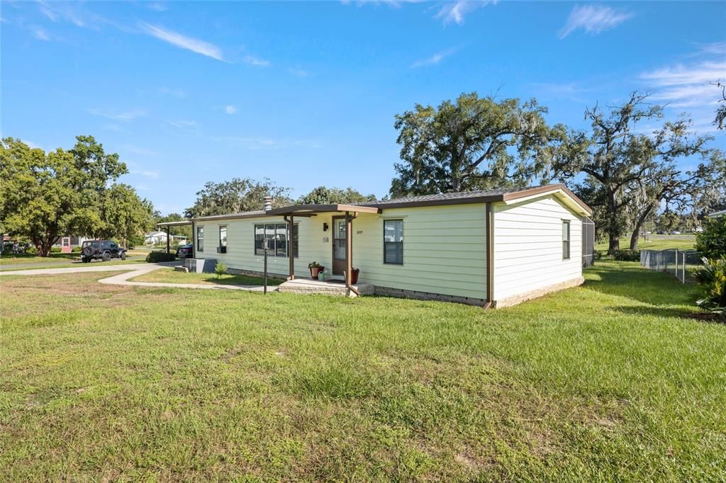 For Sale: $199,900 (3 beds, 2 baths, 1547 Square Feet)