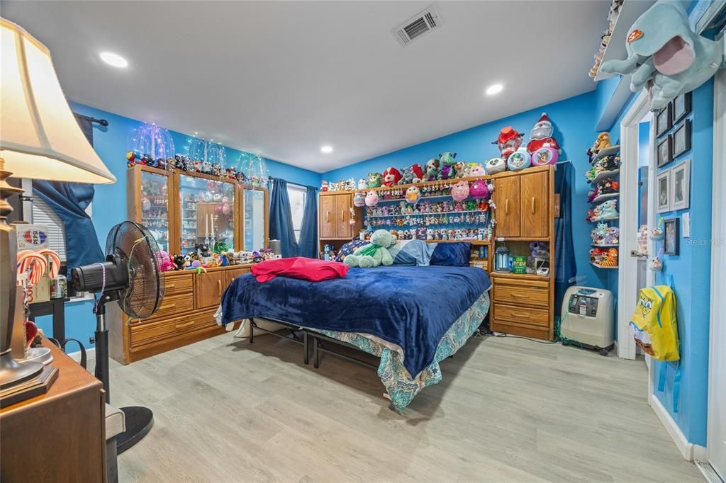 For Sale: $199,900 (3 beds, 2 baths, 1547 Square Feet)