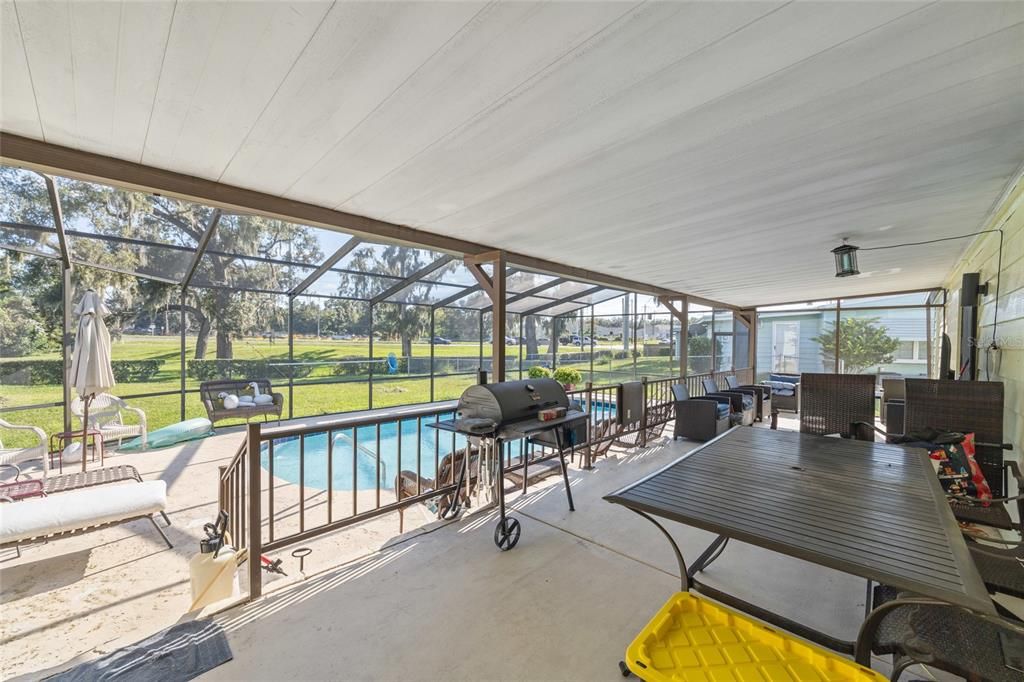For Sale: $199,900 (3 beds, 2 baths, 1547 Square Feet)