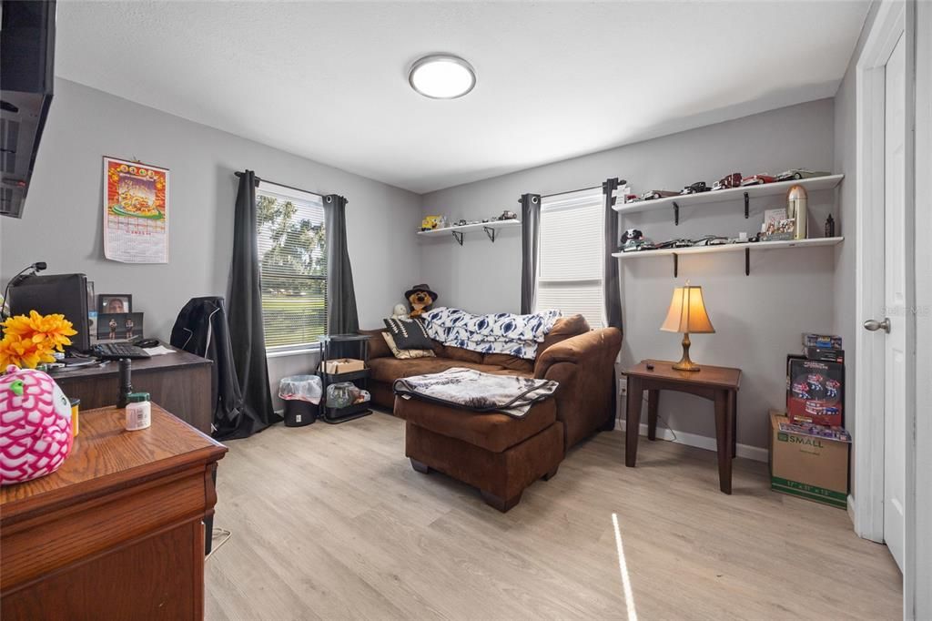 For Sale: $199,900 (3 beds, 2 baths, 1547 Square Feet)