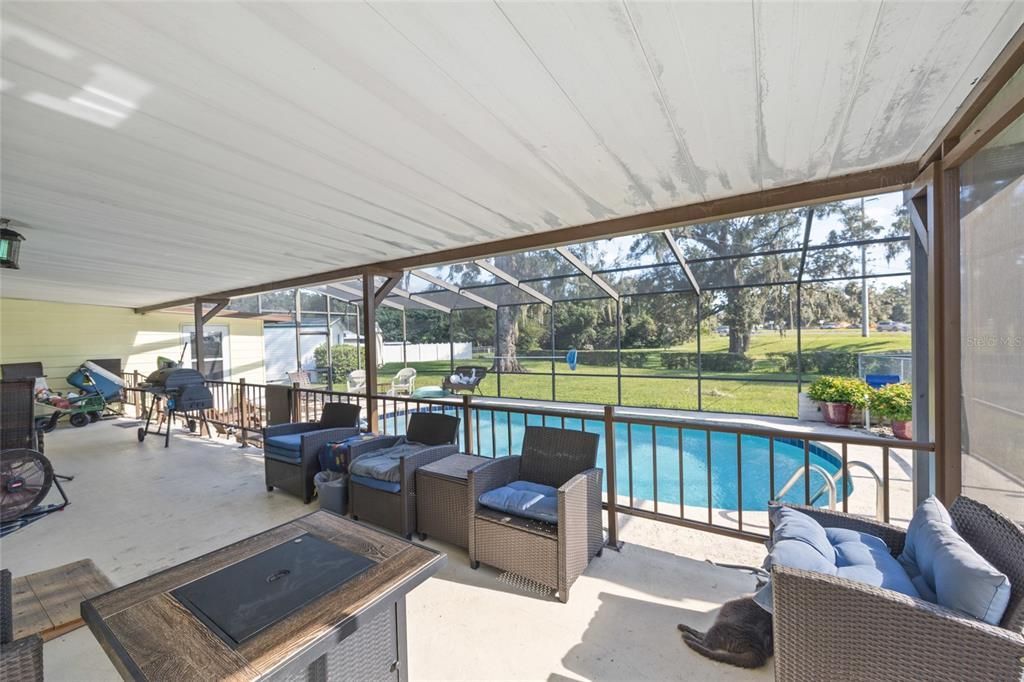 For Sale: $199,900 (3 beds, 2 baths, 1547 Square Feet)