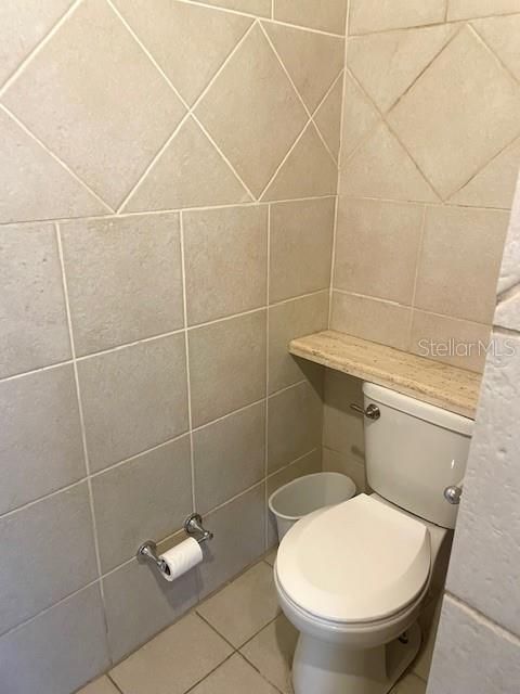 For Sale: $400,000 (1 beds, 1 baths, 828 Square Feet)