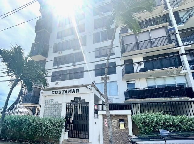 For Sale: $400,000 (1 beds, 1 baths, 828 Square Feet)