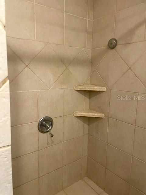 For Sale: $400,000 (1 beds, 1 baths, 828 Square Feet)