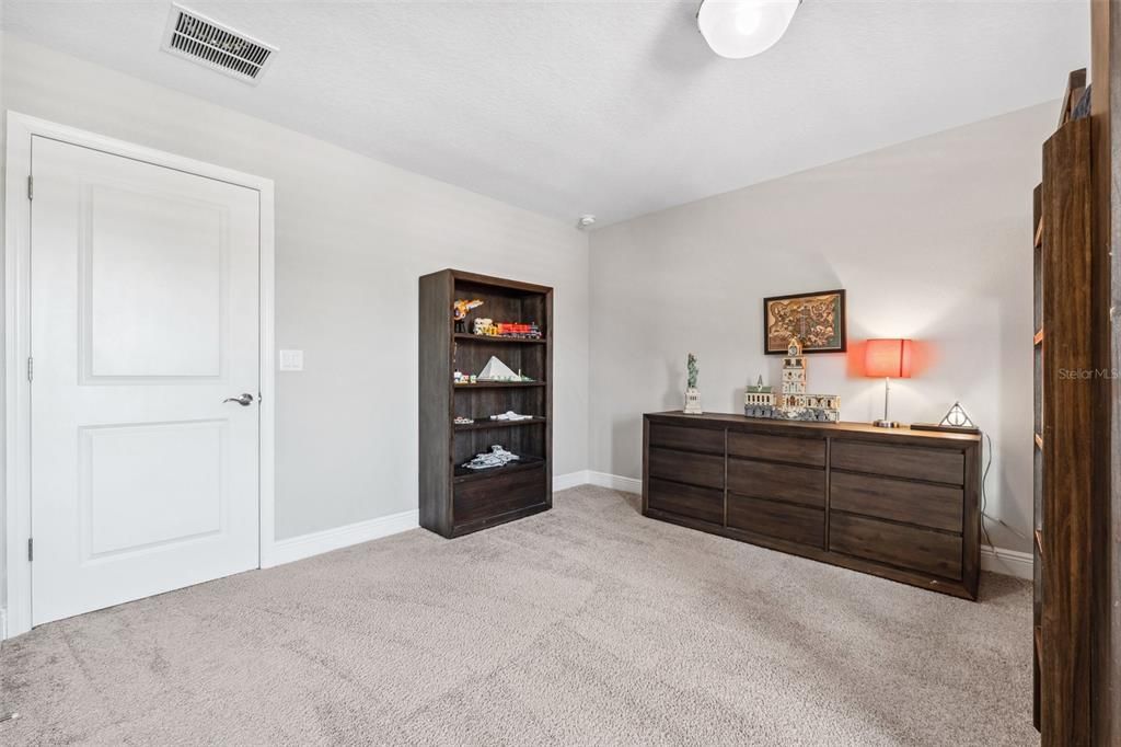 For Sale: $949,900 (5 beds, 4 baths, 3548 Square Feet)