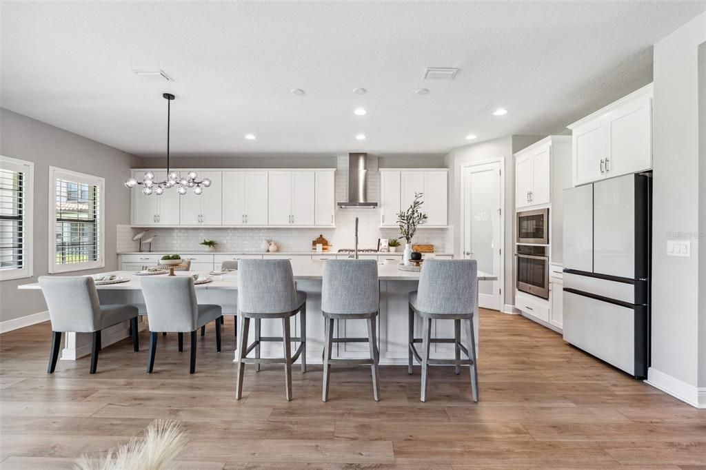 For Sale: $949,900 (5 beds, 4 baths, 3548 Square Feet)