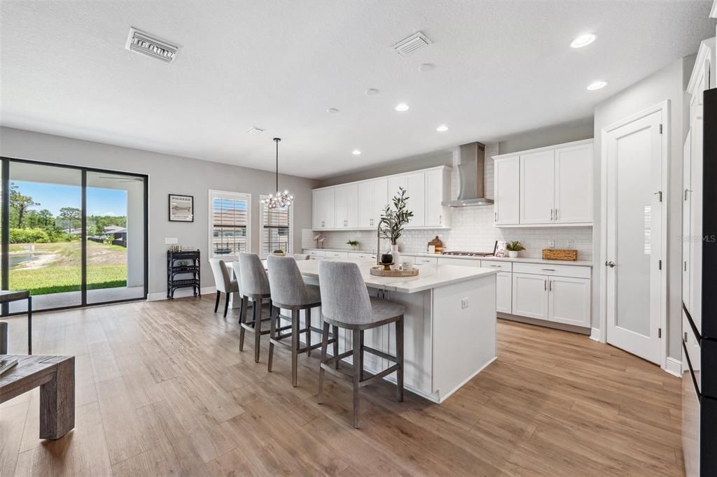 For Sale: $949,900 (5 beds, 4 baths, 3548 Square Feet)
