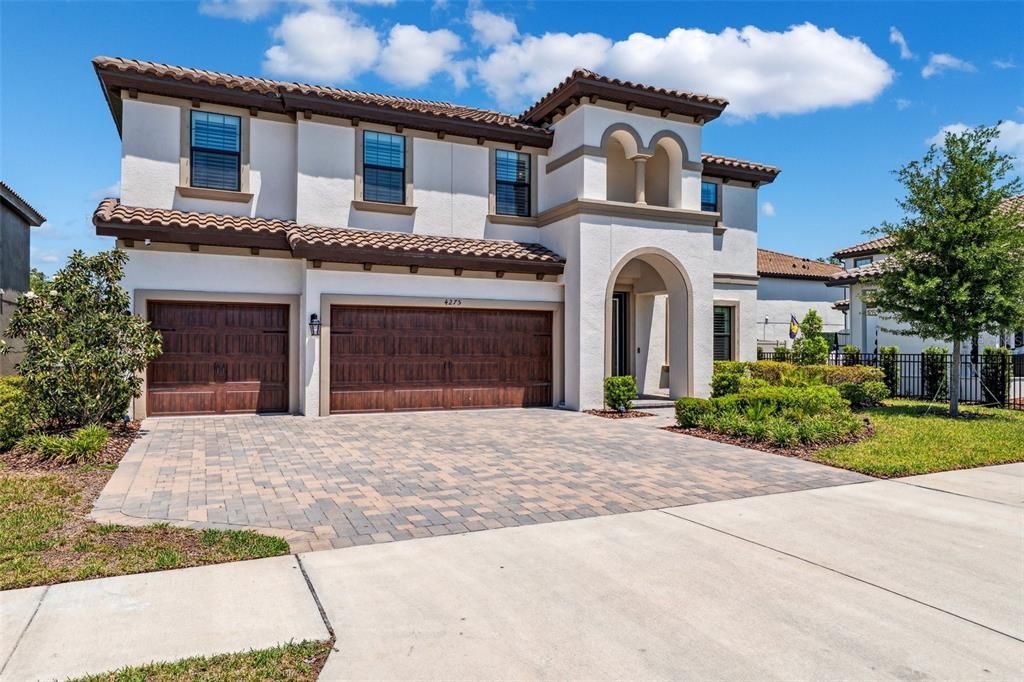 For Sale: $949,900 (5 beds, 4 baths, 3548 Square Feet)