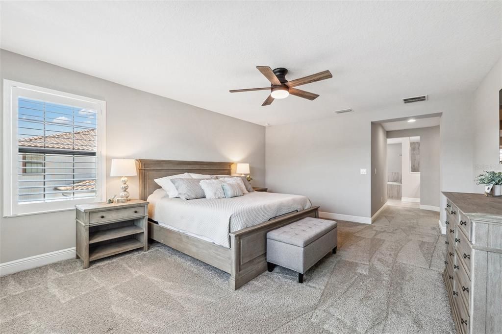 For Sale: $949,900 (5 beds, 4 baths, 3548 Square Feet)