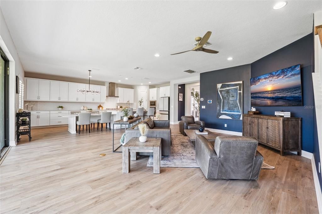For Sale: $949,900 (5 beds, 4 baths, 3548 Square Feet)