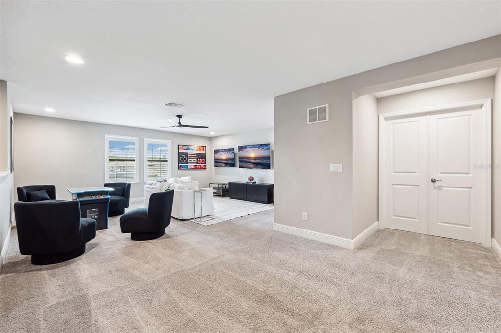 For Sale: $949,900 (5 beds, 4 baths, 3548 Square Feet)
