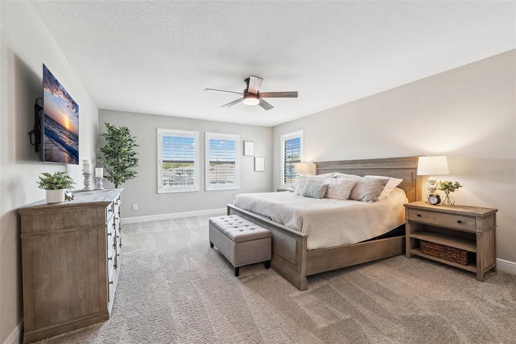 For Sale: $949,900 (5 beds, 4 baths, 3548 Square Feet)