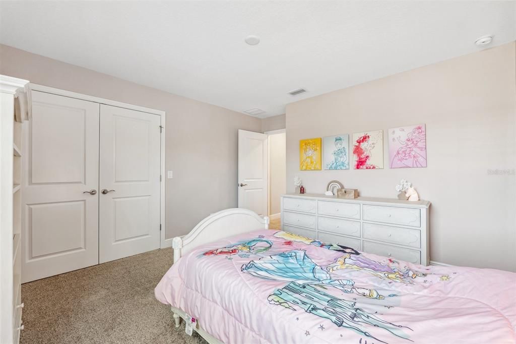 For Sale: $949,900 (5 beds, 4 baths, 3548 Square Feet)