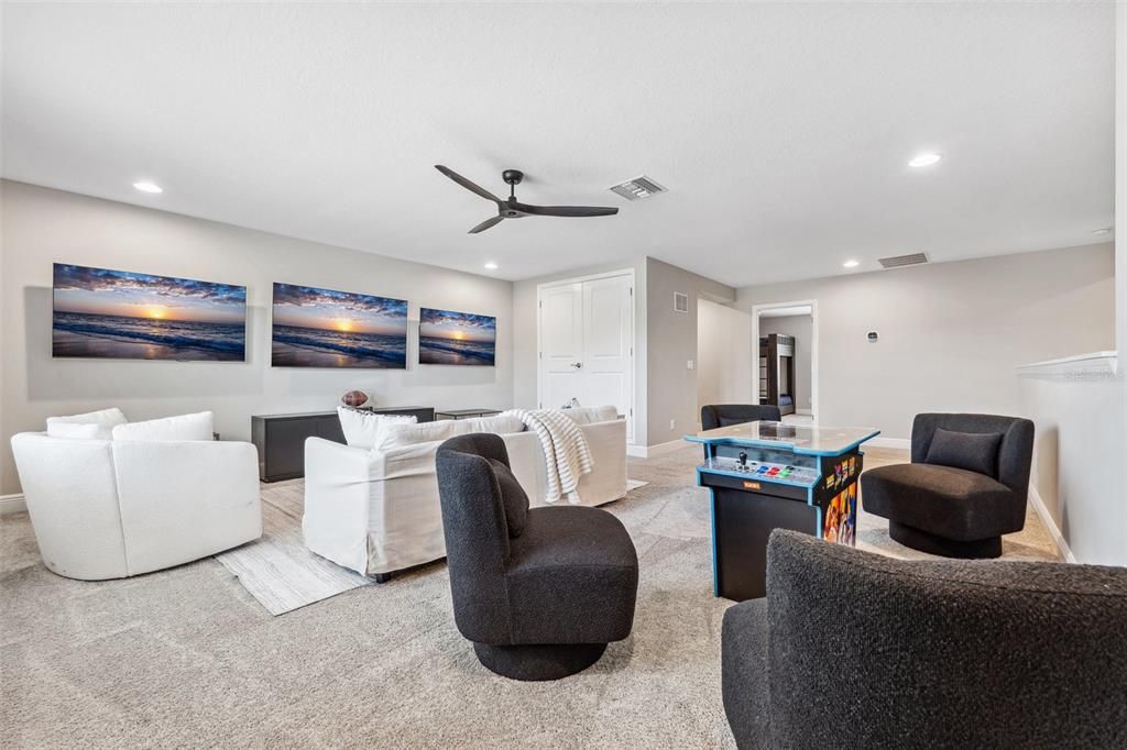 For Sale: $949,900 (5 beds, 4 baths, 3548 Square Feet)