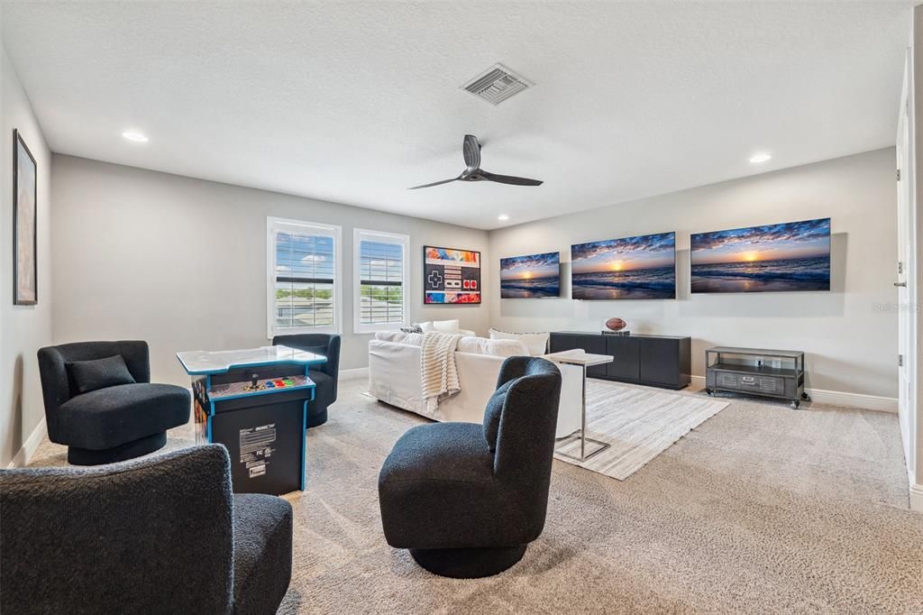 For Sale: $949,900 (5 beds, 4 baths, 3548 Square Feet)