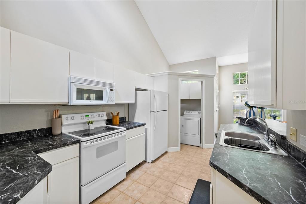Activo con contrato: $212,000 (1 camas, 1 baños, 832 Pies cuadrados)