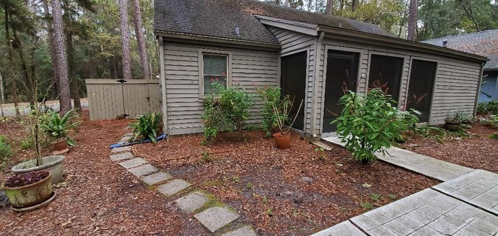 For Sale: $295,000 (2 beds, 2 baths, 1491 Square Feet)
