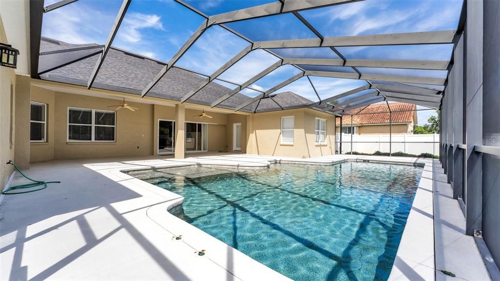 En Venta: $699,900 (4 camas, 3 baños, 3212 Pies cuadrados)