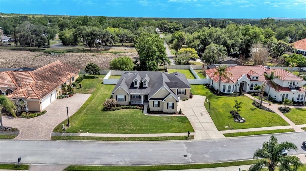 En Venta: $699,900 (4 camas, 3 baños, 3212 Pies cuadrados)