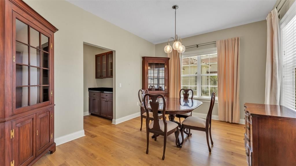 En Venta: $699,900 (4 camas, 3 baños, 3212 Pies cuadrados)