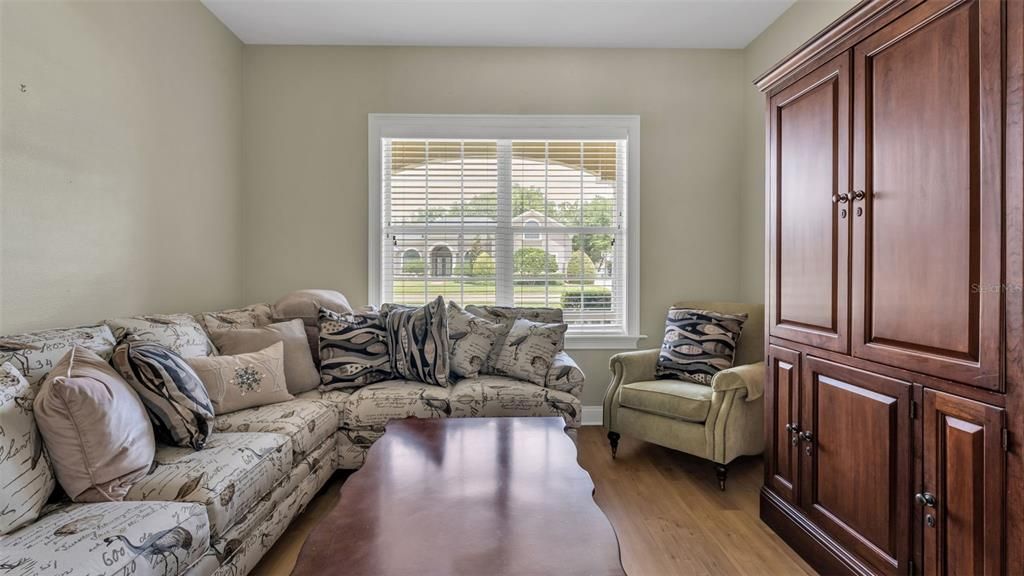 En Venta: $699,900 (4 camas, 3 baños, 3212 Pies cuadrados)