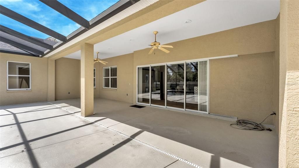 En Venta: $699,900 (4 camas, 3 baños, 3212 Pies cuadrados)
