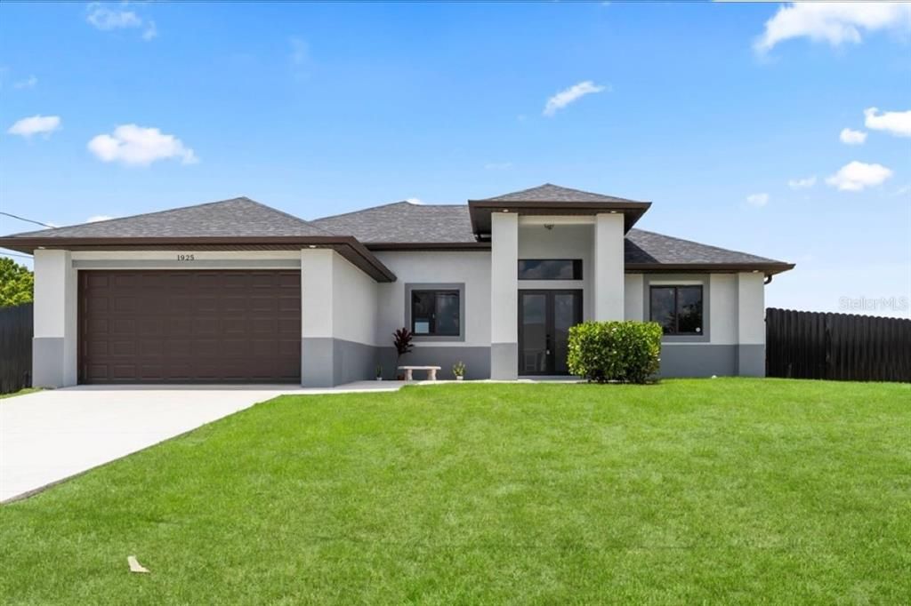 For Sale: $449,900 (3 beds, 2 baths, 1656 Square Feet)