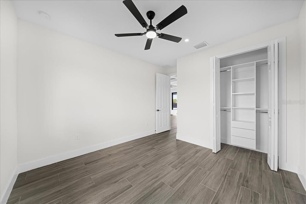 For Sale: $449,900 (3 beds, 2 baths, 1656 Square Feet)