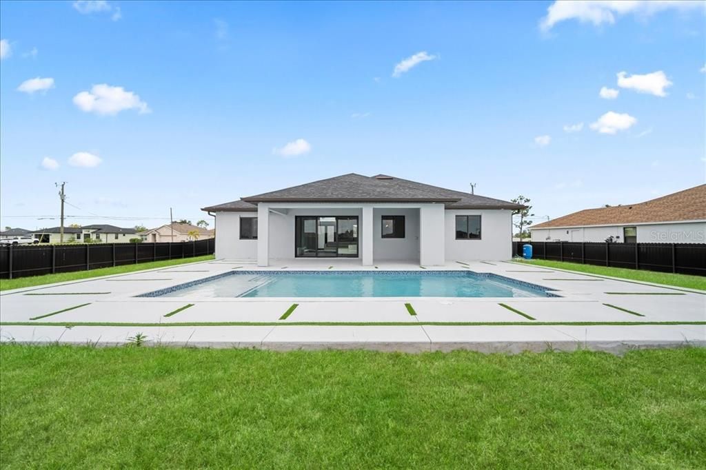 For Sale: $449,900 (3 beds, 2 baths, 1656 Square Feet)