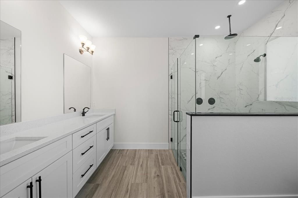 For Sale: $449,900 (3 beds, 2 baths, 1656 Square Feet)