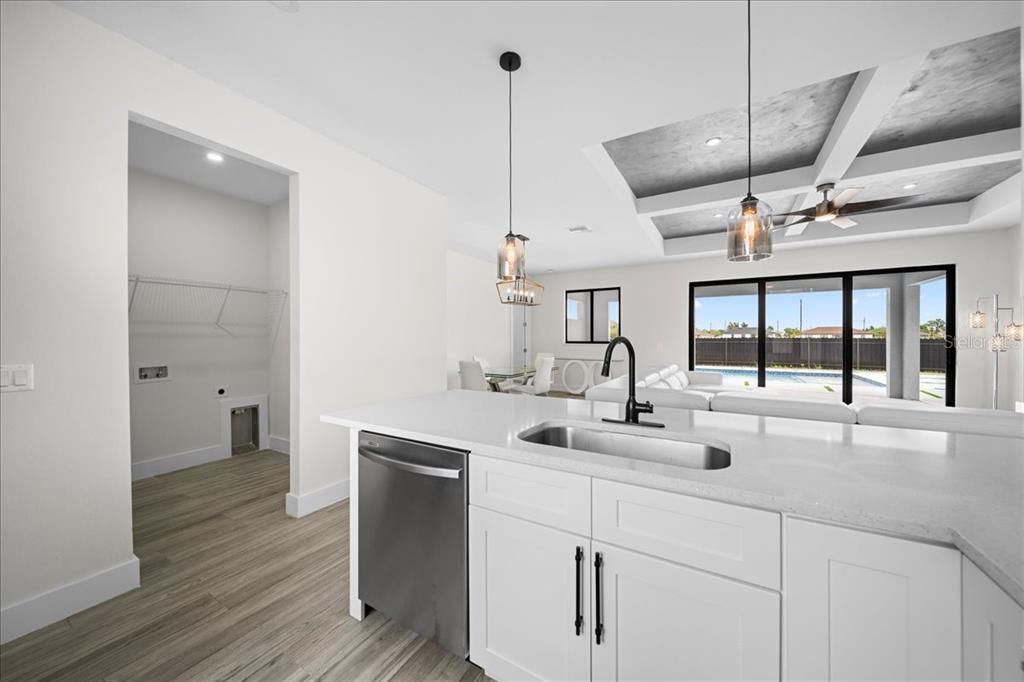 For Sale: $449,900 (3 beds, 2 baths, 1656 Square Feet)