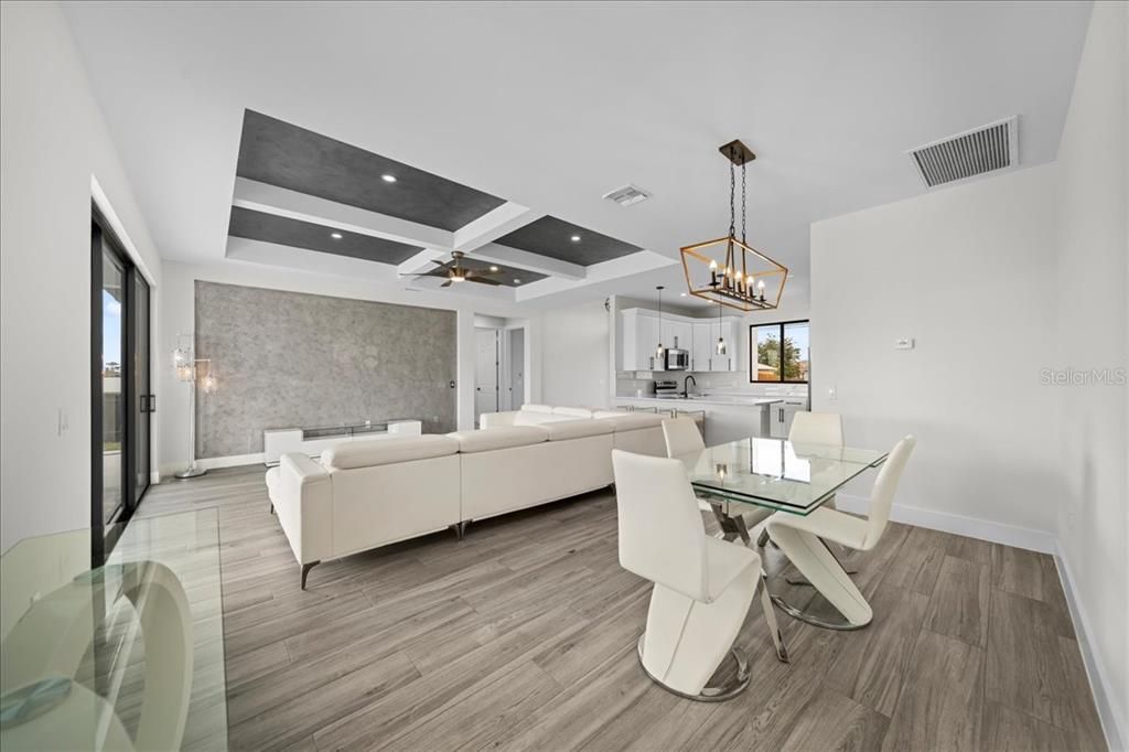 For Sale: $449,900 (3 beds, 2 baths, 1656 Square Feet)