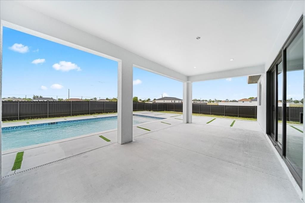 For Sale: $449,900 (3 beds, 2 baths, 1656 Square Feet)