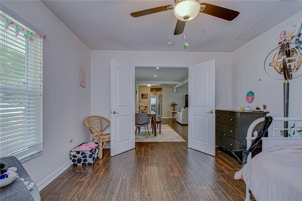 Activo con contrato: $460,000 (4 camas, 2 baños, 1908 Pies cuadrados)