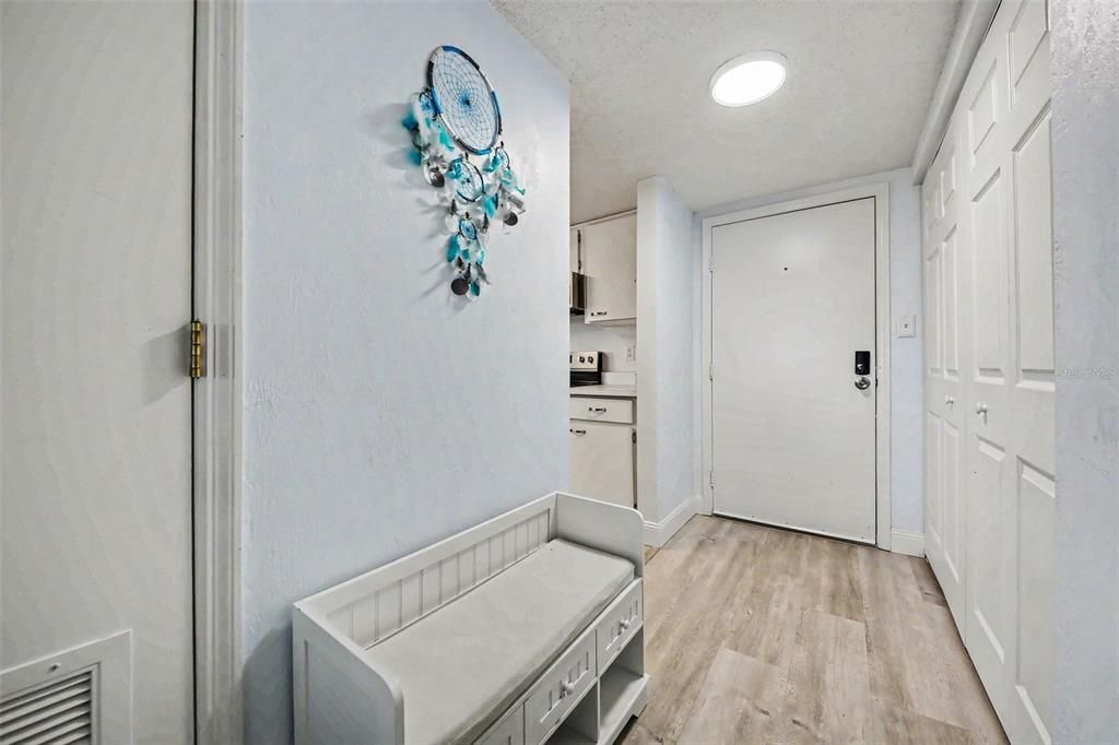 For Sale: $266,500 (2 beds, 2 baths, 1000 Square Feet)