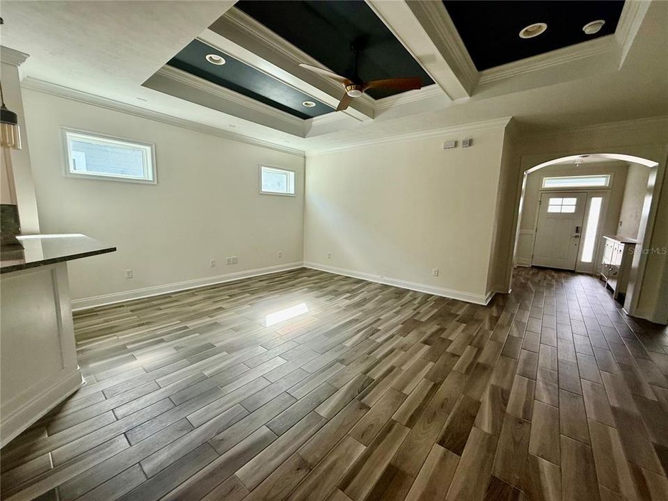 For Rent: $2,700 (3 beds, 2 baths, 1638 Square Feet)