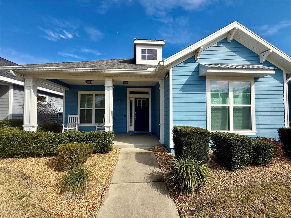 For Rent: $2,700 (3 beds, 2 baths, 1638 Square Feet)