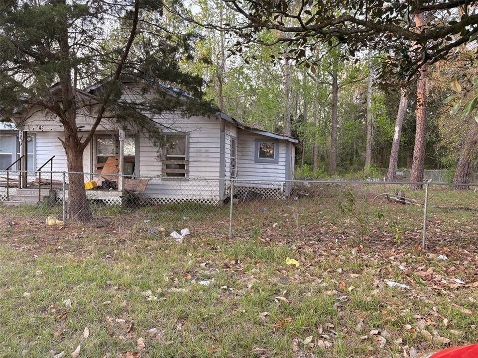 Recently Sold: $42,500 (3 beds, 1 baths, 1153 Square Feet)