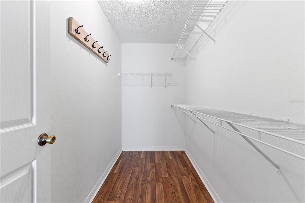 En Venta: $299,900 (2 camas, 2 baños, 1383 Pies cuadrados)
