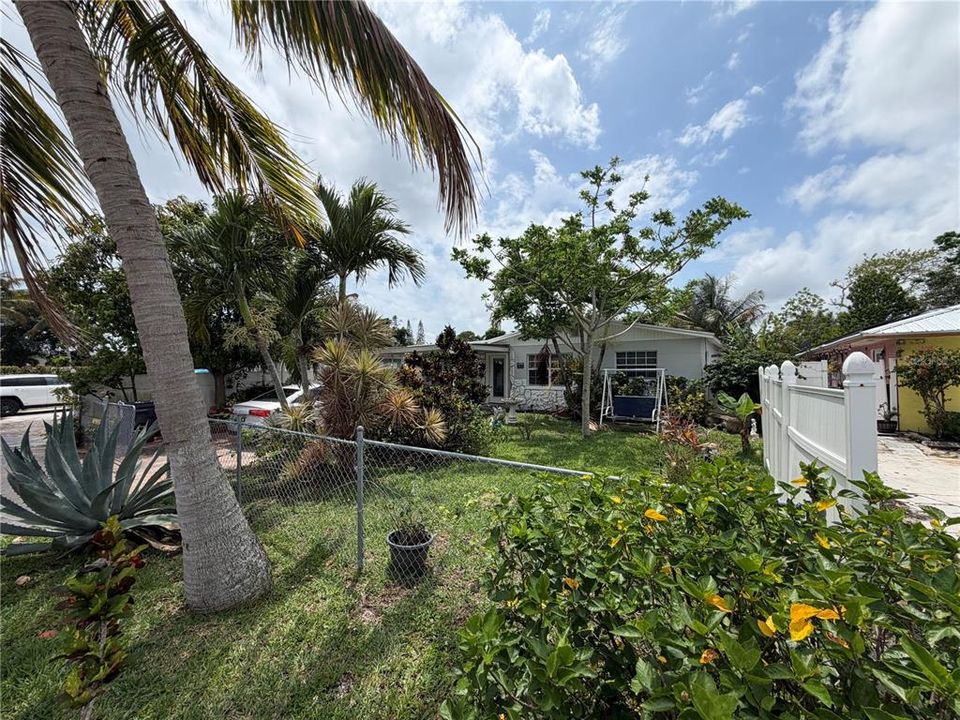 For Sale: $421,900 (4 beds, 2 baths, 1920 Square Feet)
