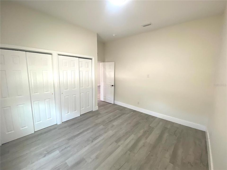 For Sale: $425,000 (4 beds, 4 baths, 2093 Square Feet)