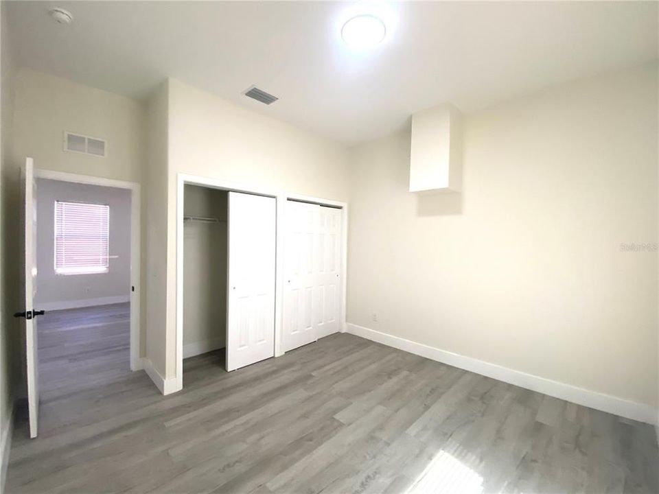 For Sale: $425,000 (4 beds, 4 baths, 2093 Square Feet)