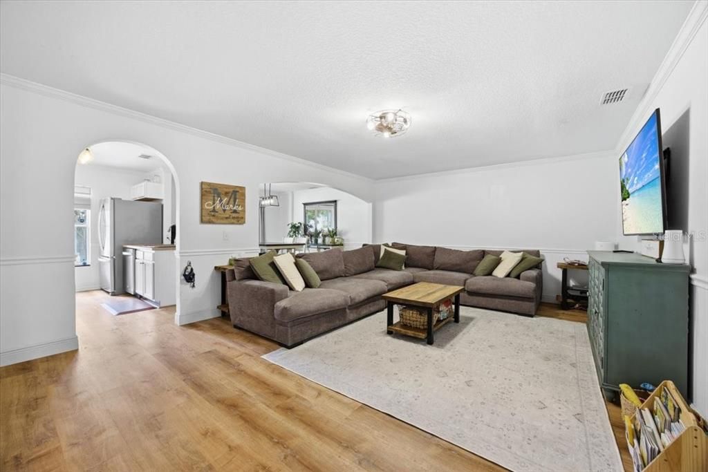 En Venta: $285,000 (3 camas, 2 baños, 1703 Pies cuadrados)