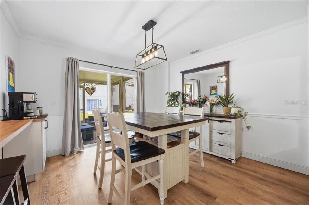 En Venta: $285,000 (3 camas, 2 baños, 1703 Pies cuadrados)