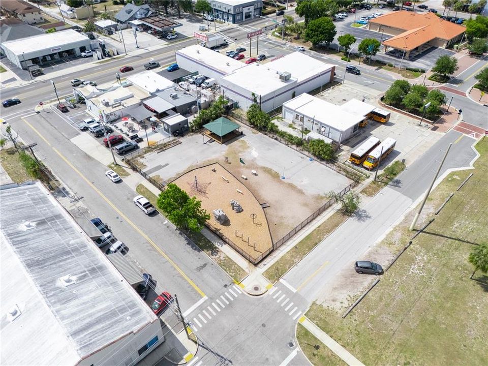 En Venta: $1,650,000 (0.40 acres)