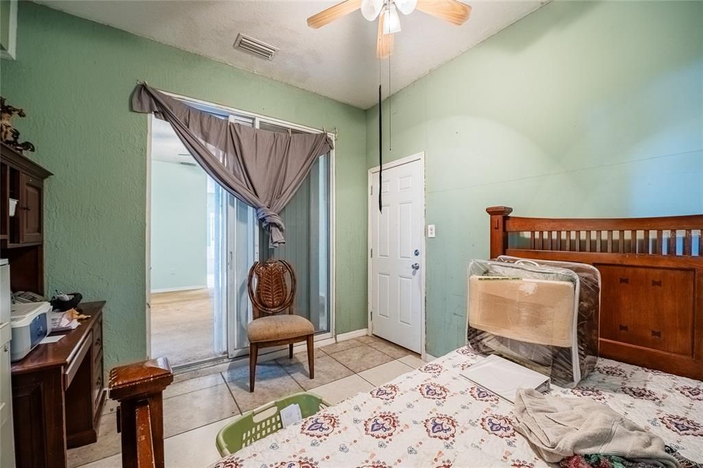 На продажу: $269,500 (4 спален, 2 ванн, 1893 Квадратных фут)